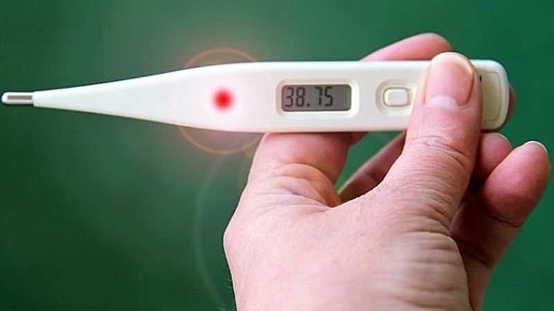 sốt là biểu hiện của cúm mùa