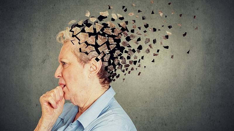 Alzheimer là dạng sa sút trí tuệ phổ biến ở người lớn tuổi