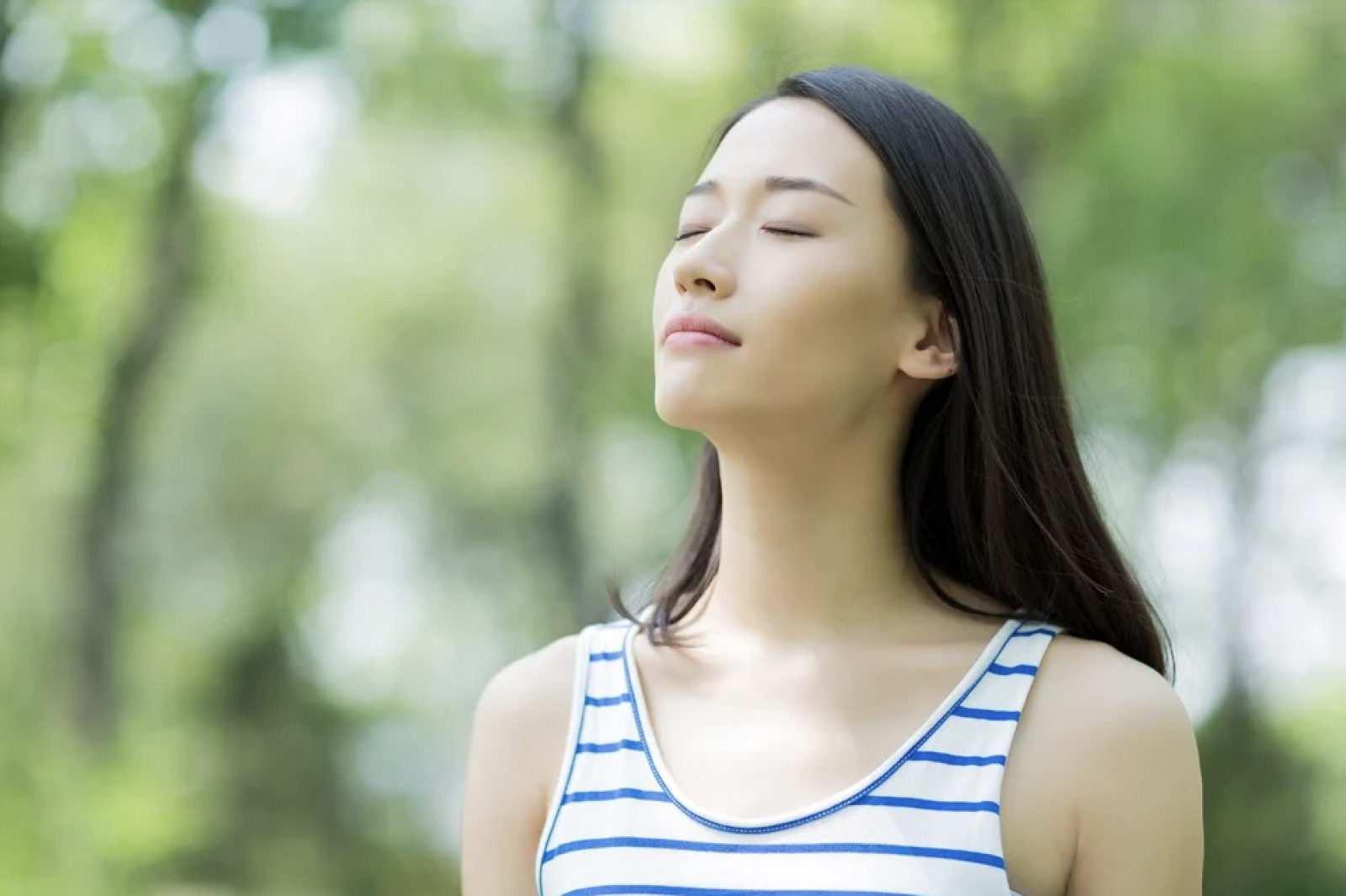 Thở bằng mũi giúp lọc bụi, làm ấm và làm ẩm không khí trước khi vào đường thở